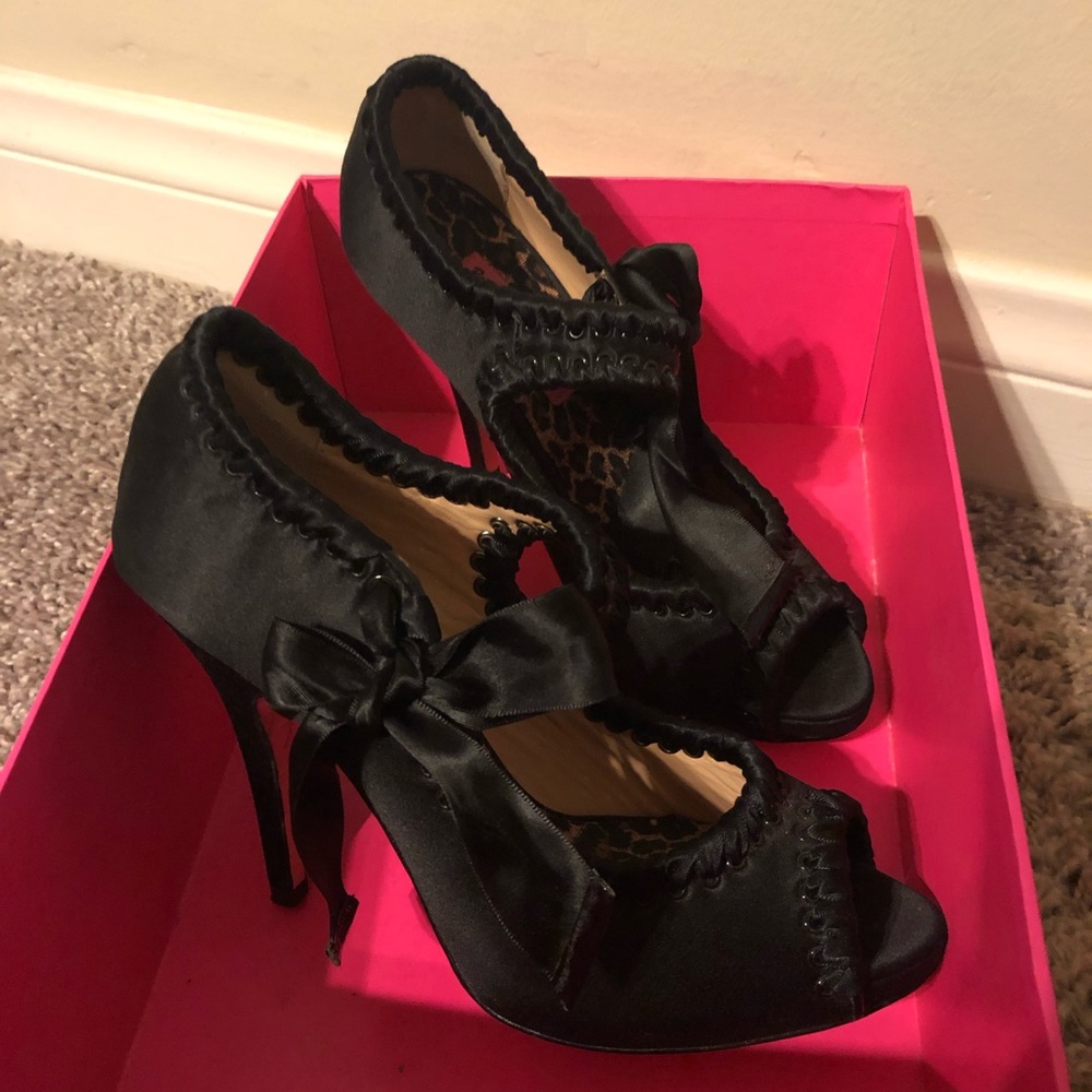 Betsey Johnson Calandra heels